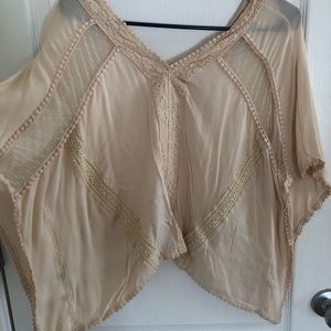 Detailed top from buckle